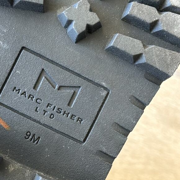 Marc Fisher LTD Paralee Lug-Sole Zip Cream Combat Boots Size: 9 - Picture 8 of 8